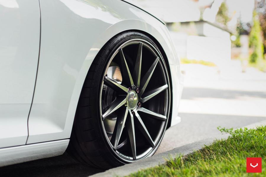 Колеса Audi A4 Sedan Quattro on Vossen Wheels (CVT) 2017 года  (фото 2 из 18)